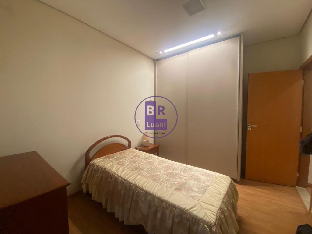 Casa terrea com 3 dormitorios sendo 1 suite e demi-suite