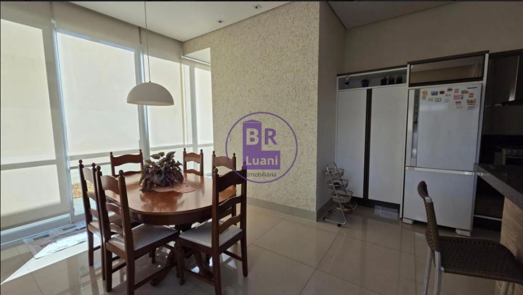 Casa Terrea com 3 dormitorios sendo 1 suite e demi-suite