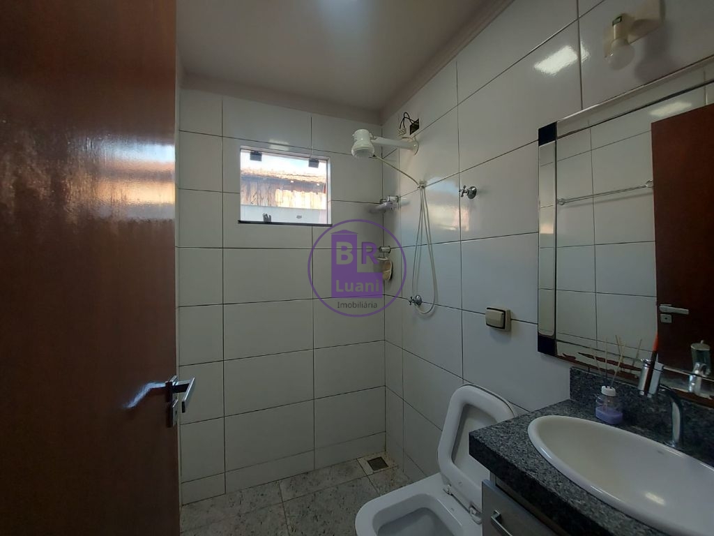 Casa térrea para locação e venda em cambé.