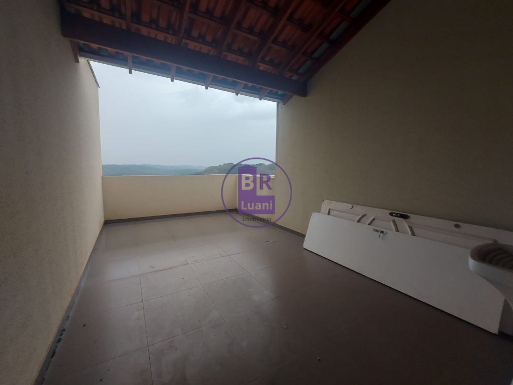 Casa Geminada Assobradada com Excelente Custo-Benefício Londrina Sul