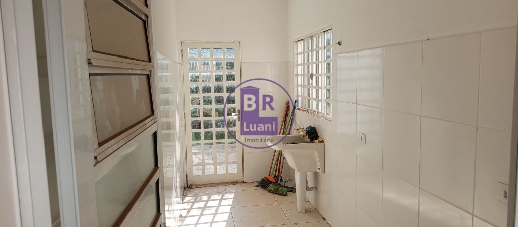 Linda Casa Alto Padrão no Jardim Tucanos 4 suítes 410m2 útil Fundos com Pomar