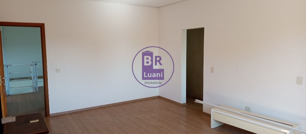 Linda Casa Alto Padrão no Jardim Tucanos 4 suítes 410m2 útil Fundos com Pomar