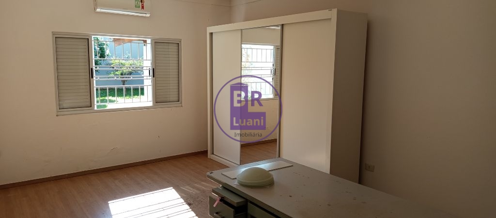 Linda Casa Alto Padrão no Jardim Tucanos 4 suítes 410m2 útil Fundos com Pomar