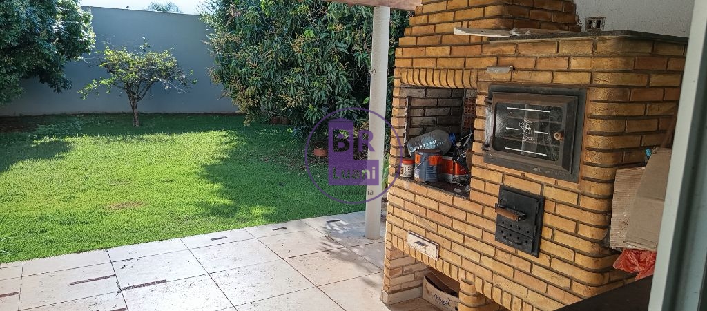 Linda Casa Alto Padrão no Jardim Tucanos 4 suítes 410m2 útil Fundos com Pomar