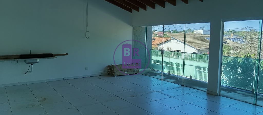 Linda Casa Alto Padrão no Jardim Tucanos 4 suítes 410m2 útil Fundos com Pomar