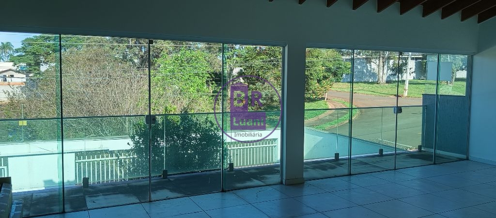 Linda Casa Alto Padrão no Jardim Tucanos 4 suítes 410m2 útil Fundos com Pomar