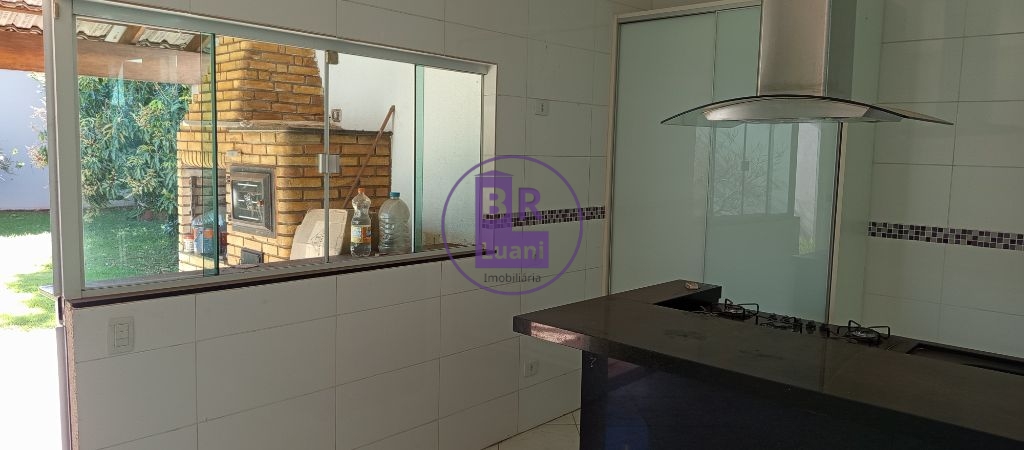 Linda Casa Alto Padrão no Jardim Tucanos 4 suítes 410m2 útil Fundos com Pomar