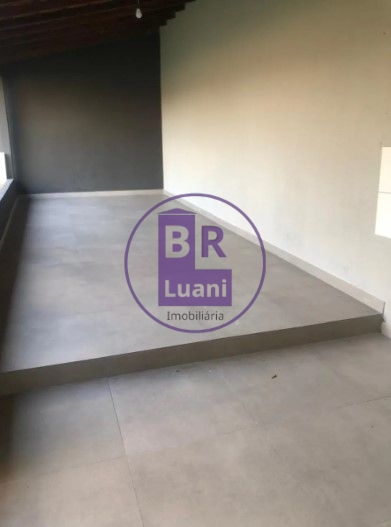 Casa a venda no jardim Bandeirantes 3 quartos sendo 1 suíte 135m² útil 300m² Total
