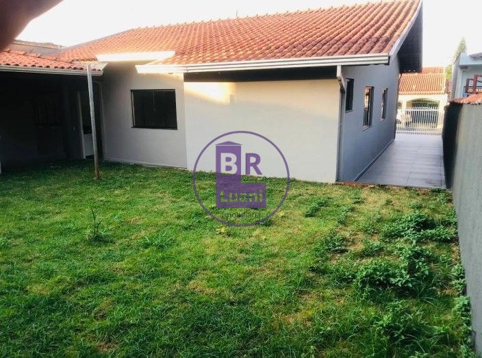 Casa a venda no jardim Bandeirantes 3 quartos sendo 1 suíte 135m² útil 300m² Total