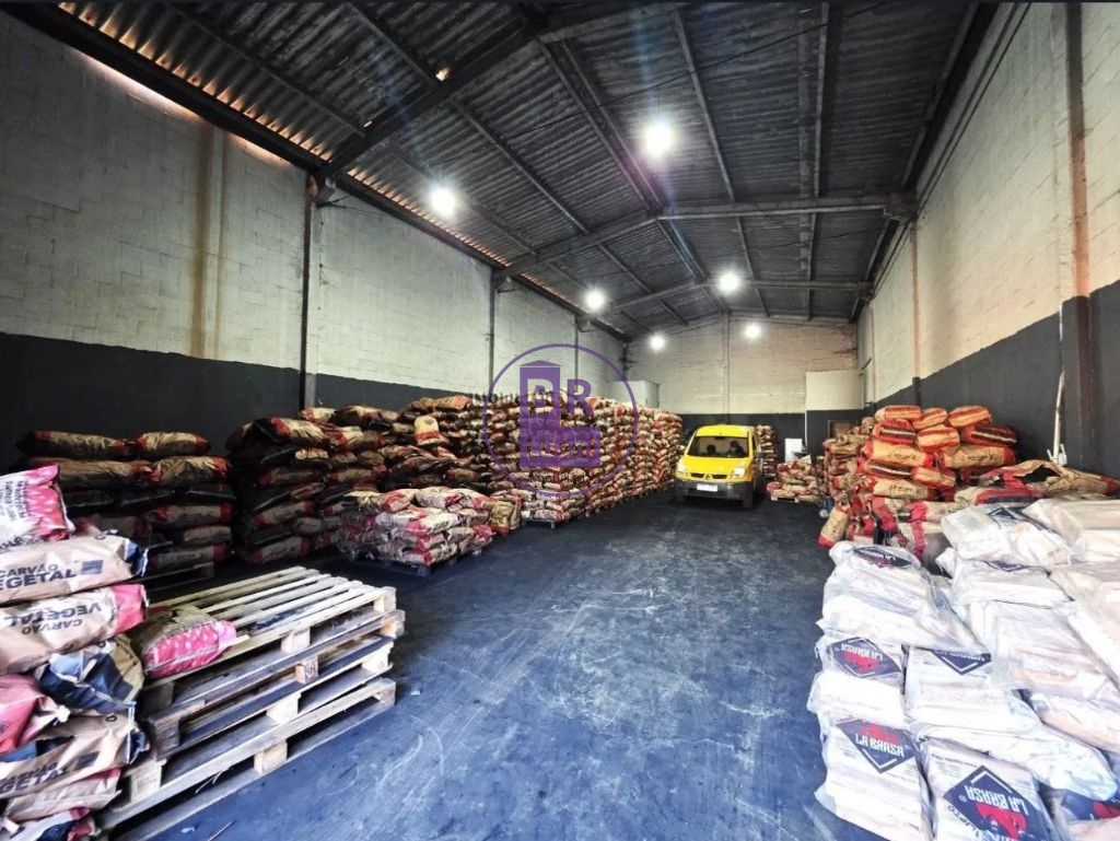 Oportunidade! Avaliado em R$650Mil por R$480Mil Barracão/Galpão na Zona Norte Jardim Pandovani 220m² útil 300m² Total