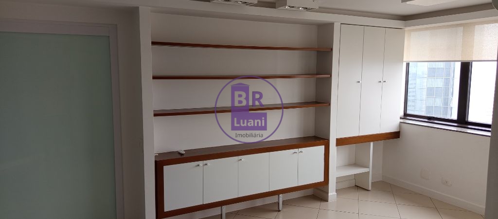Sala comercial para alugar no Trade Center 78m² andar alto 1 vaga