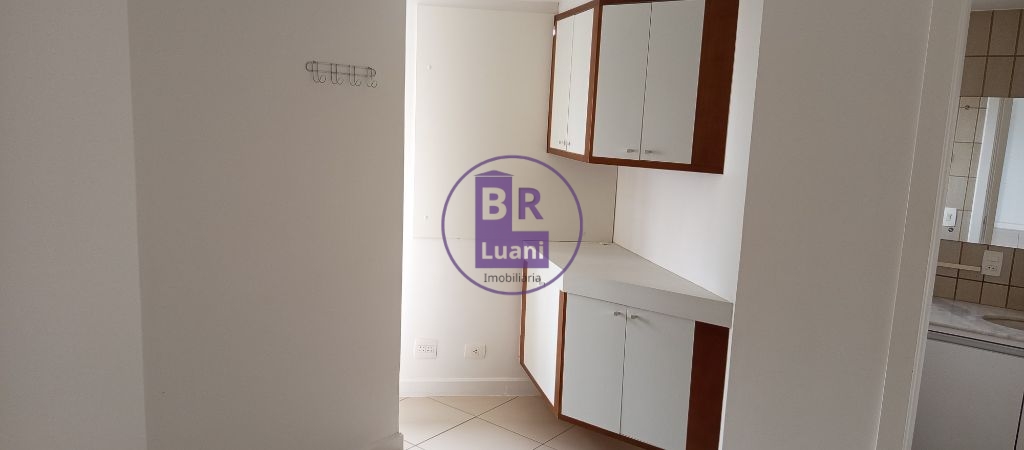 Sala comercial para alugar no Trade Center 78m² andar alto 1 vaga