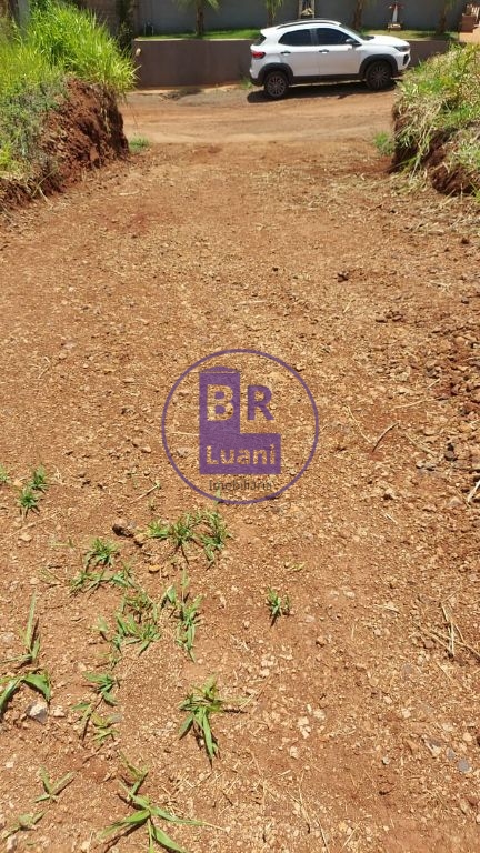 Terreno à venda em condomínio de chácaras.