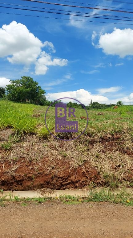 Terreno à venda em condomínio de chácaras.