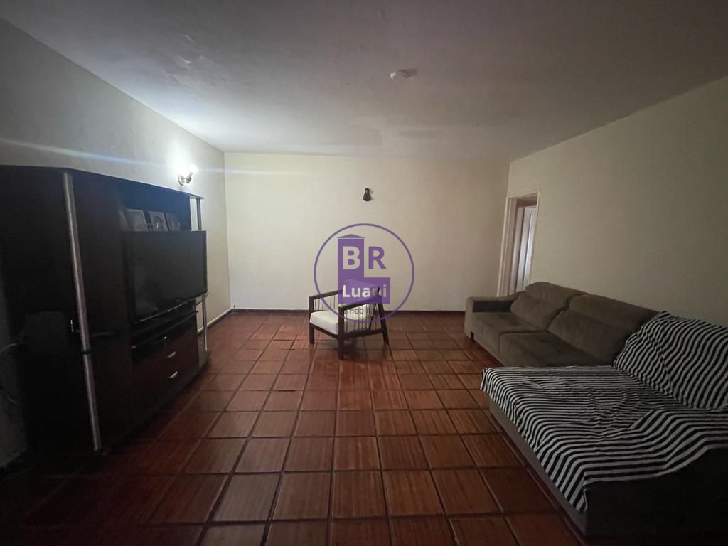 Casa Térrea à Venda em Localização Privilegiada