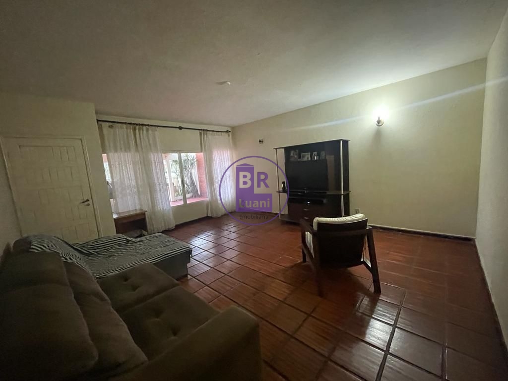 Casa térrea à venda em localização privilegiada
