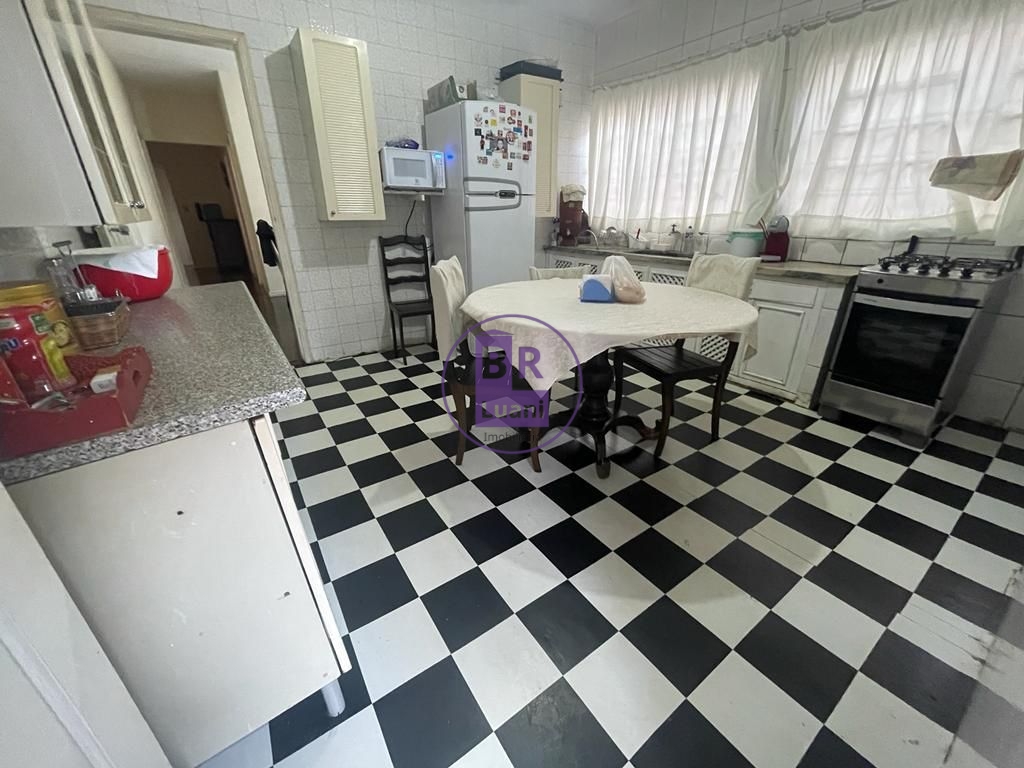 Casa térrea à venda em localização privilegiada