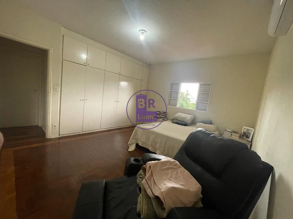 Casa térrea à venda em localização privilegiada