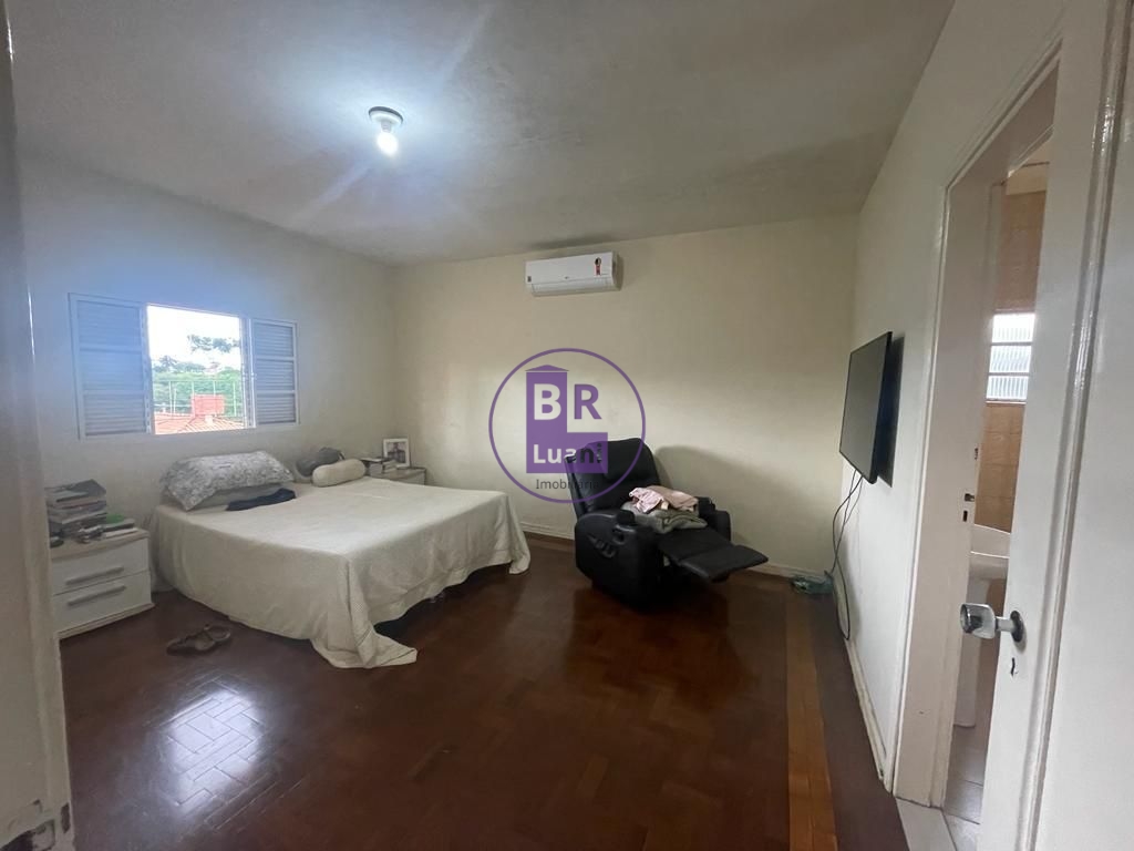 Casa térrea à venda em localização privilegiada
