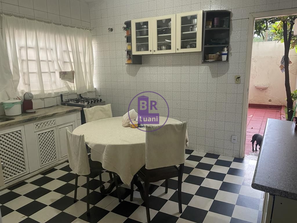 Casa térrea à venda em localização privilegiada