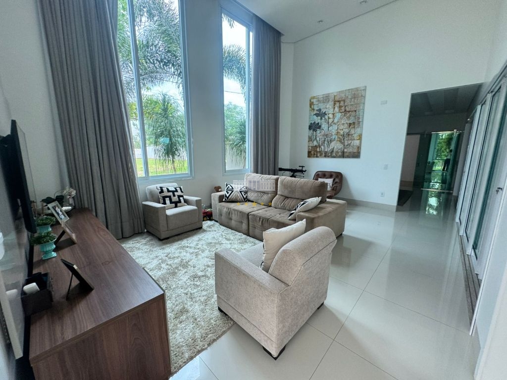 Casa, 3 quartos, 274 m² - Foto 1