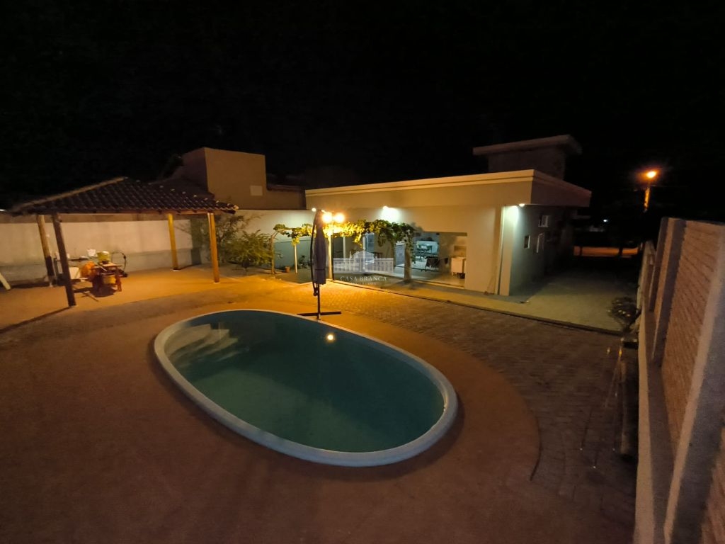 Casa, 3 quartos, 182 m² - Foto 1