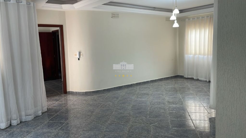 Casa, 3 quartos, 237 m² - Foto 2