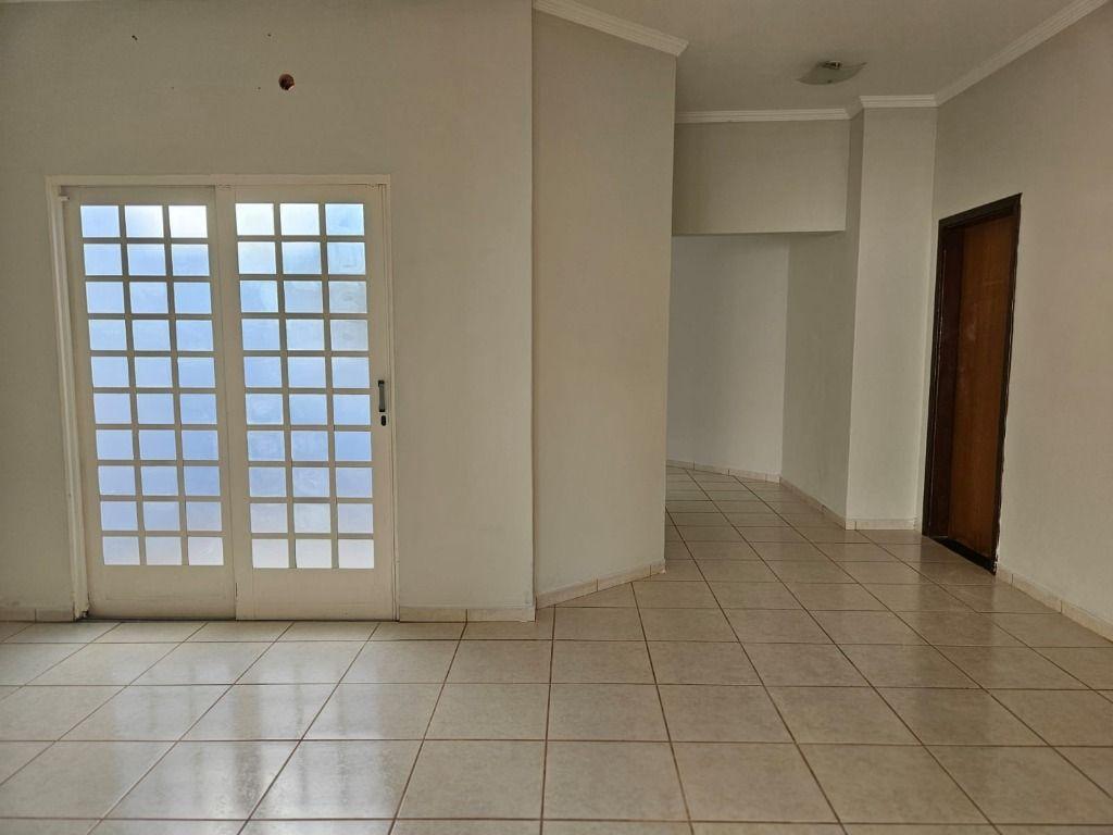 Casa, 3 quartos, 210 m² - Foto 1