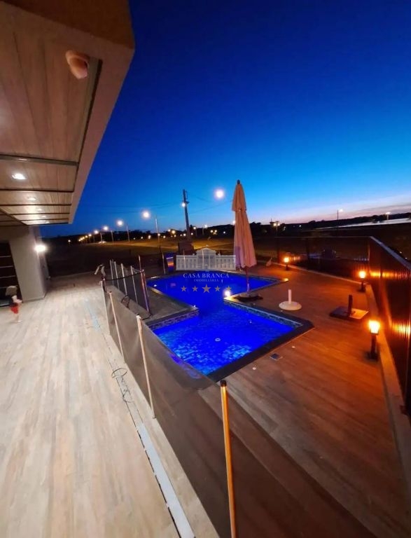 Casa, 4 quartos, 232 m² - Foto 1