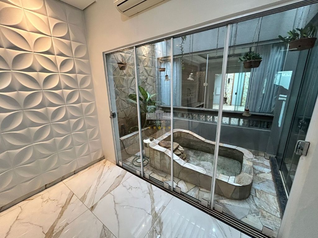 Casa, 3 quartos, 242 m² - Foto 4