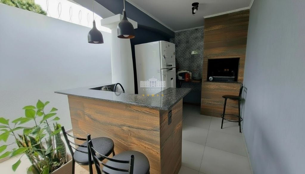 Casa, 3 quartos, 193 m² - Foto 1