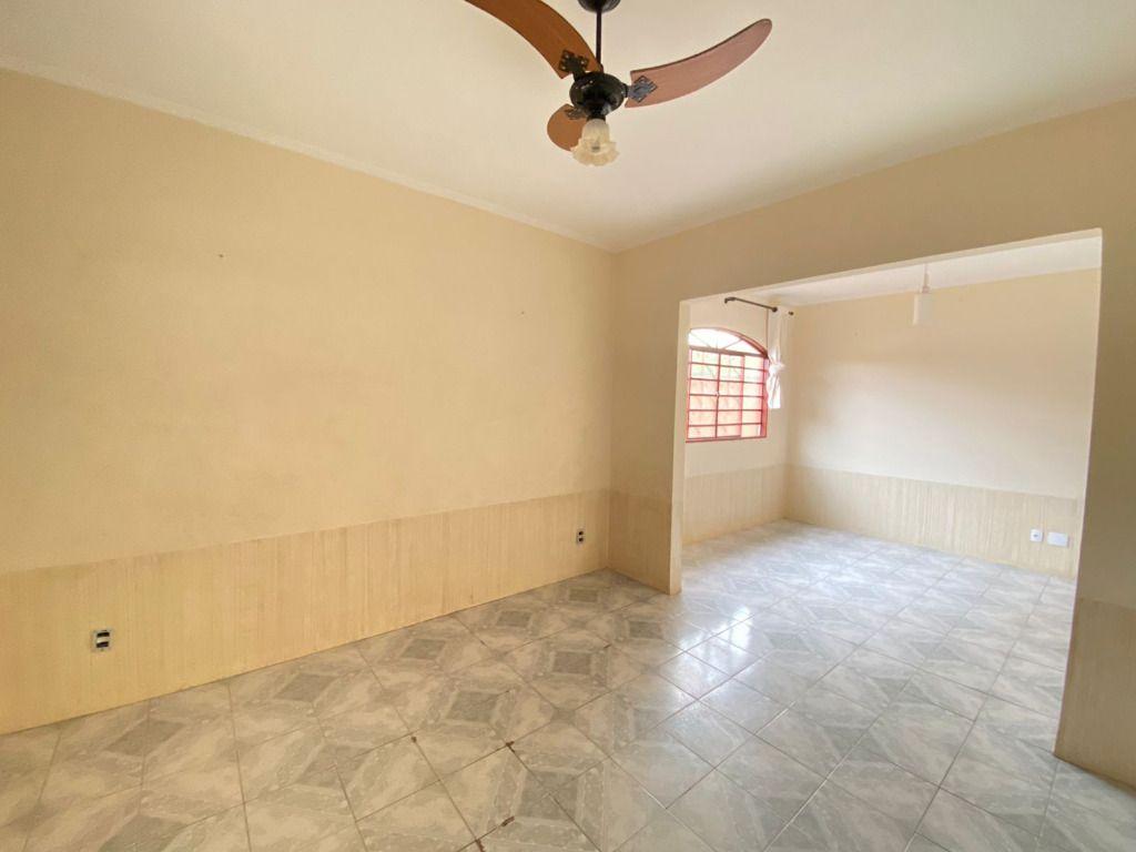 Casa, 3 quartos, 190 m² - Foto 2