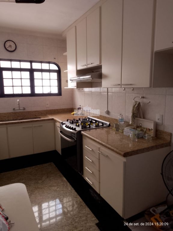 Casa, 3 quartos, 210 m² - Foto 35