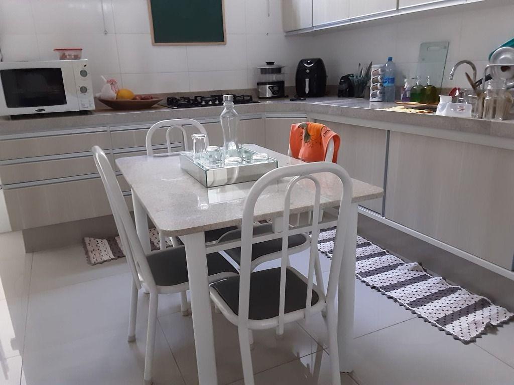 Casa, 3 quartos, 206 m² - Foto 2