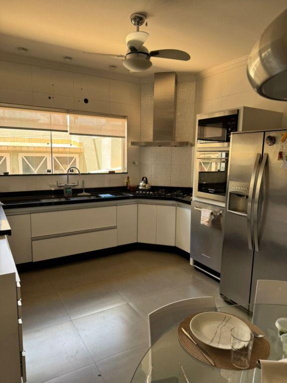 Sobrado, 3 quartos, 409 m² - Foto 17