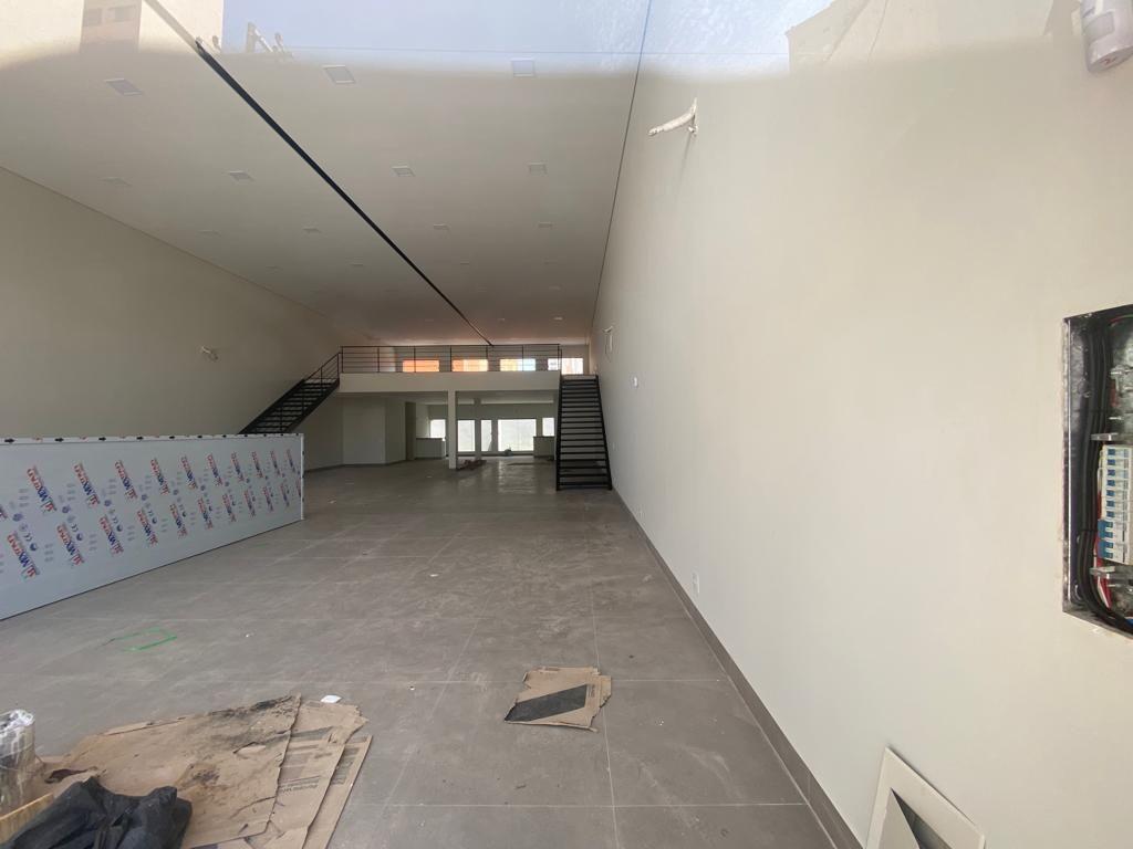 Loja-Salão, 250 m² - Foto 1