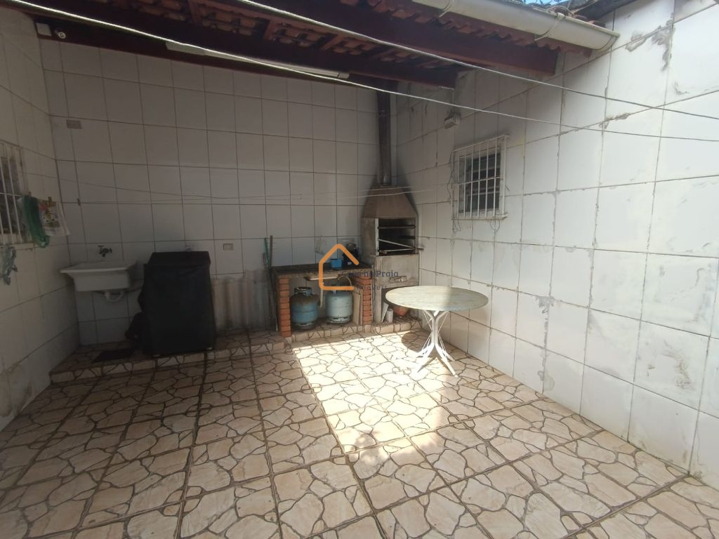 Venda de casas / geminada na cidade de praia grande