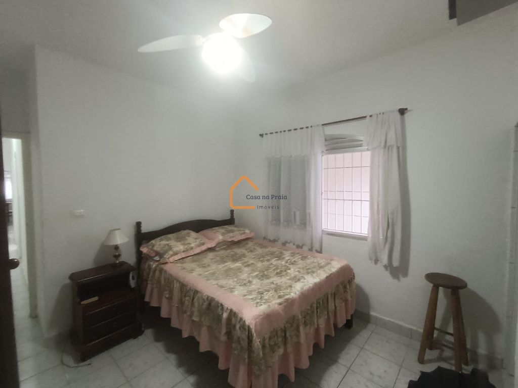 Venda de casas / geminada na cidade de praia grande