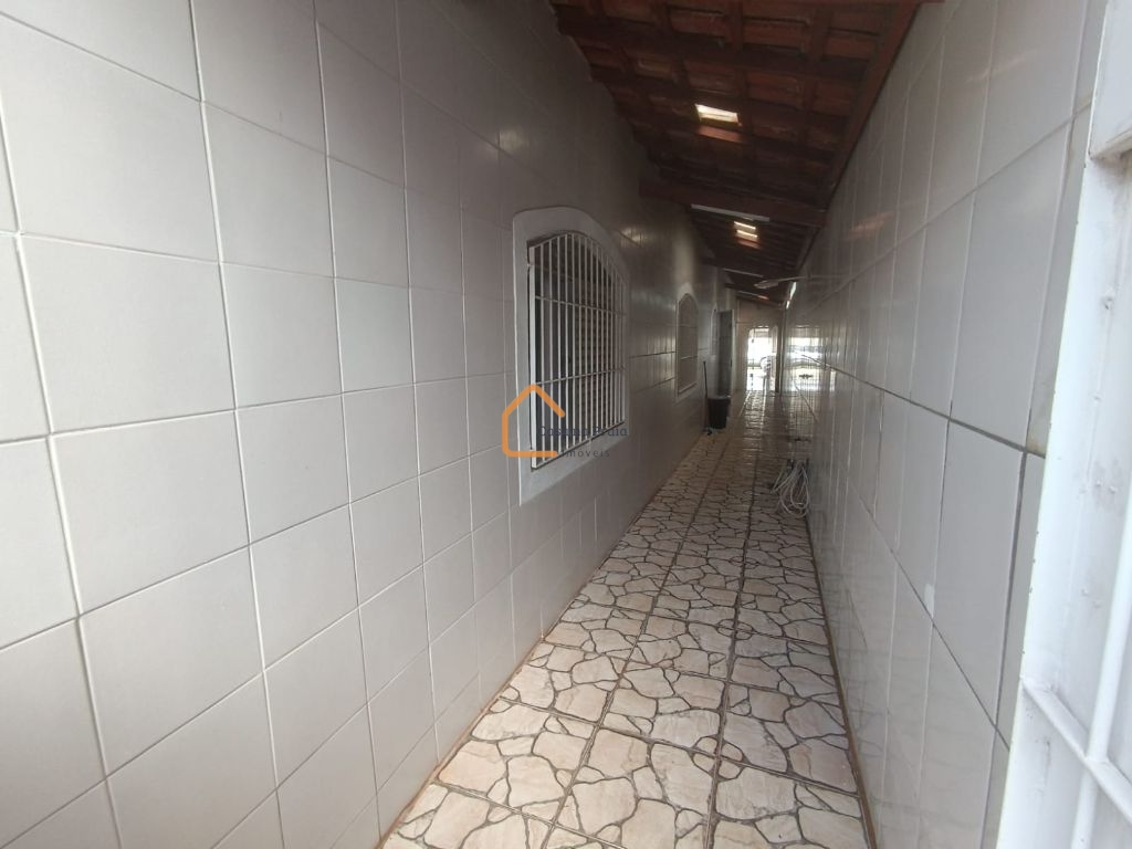 Venda de casas / geminada na cidade de praia grande