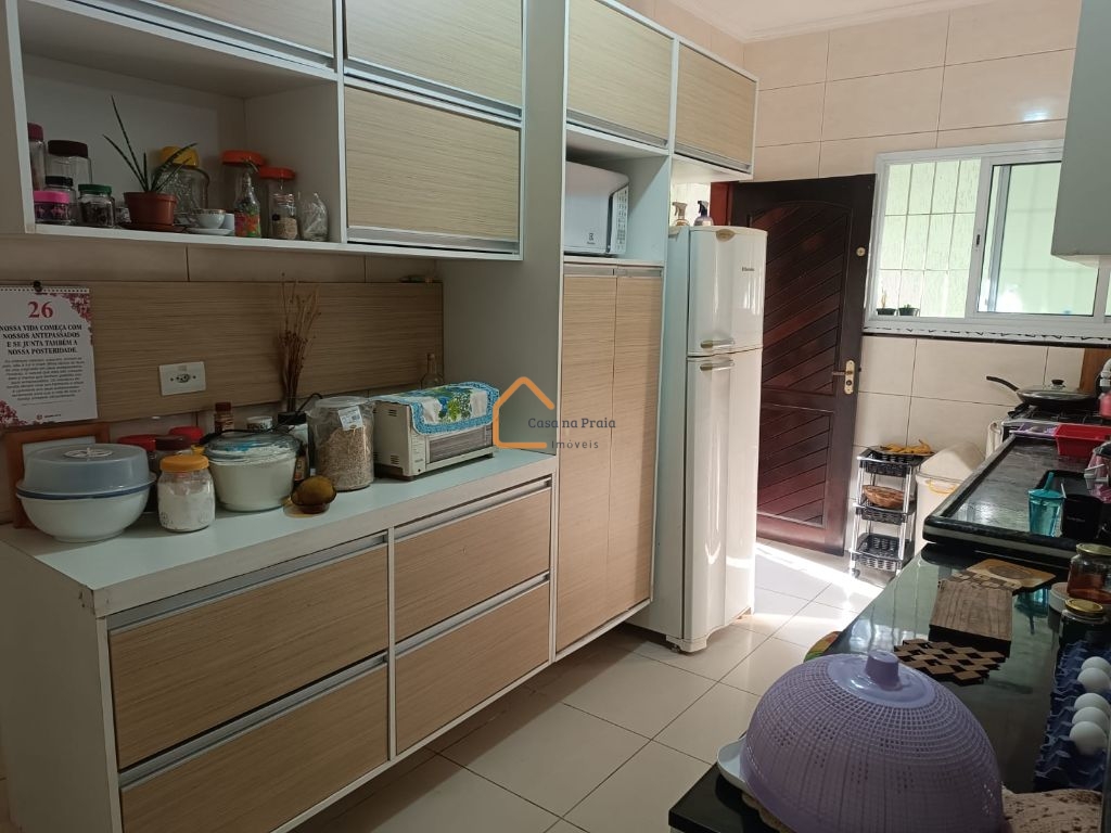 Venda de casas / geminada na cidade de praia grande