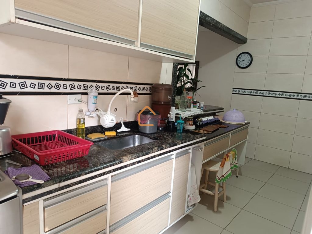 Venda de casas / geminada na cidade de praia grande