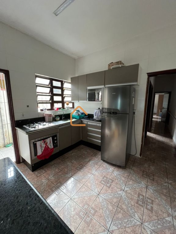 Venda de casas / geminada na cidade de praia grande