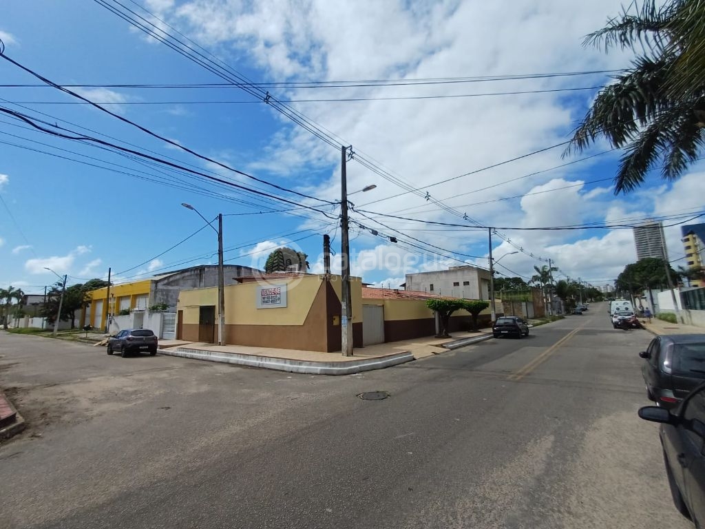Casa em Capim Macio - Oportunidade