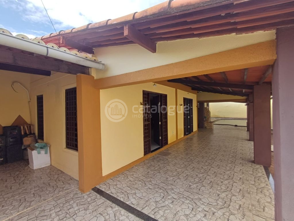 Casa em Capim Macio - Oportunidade