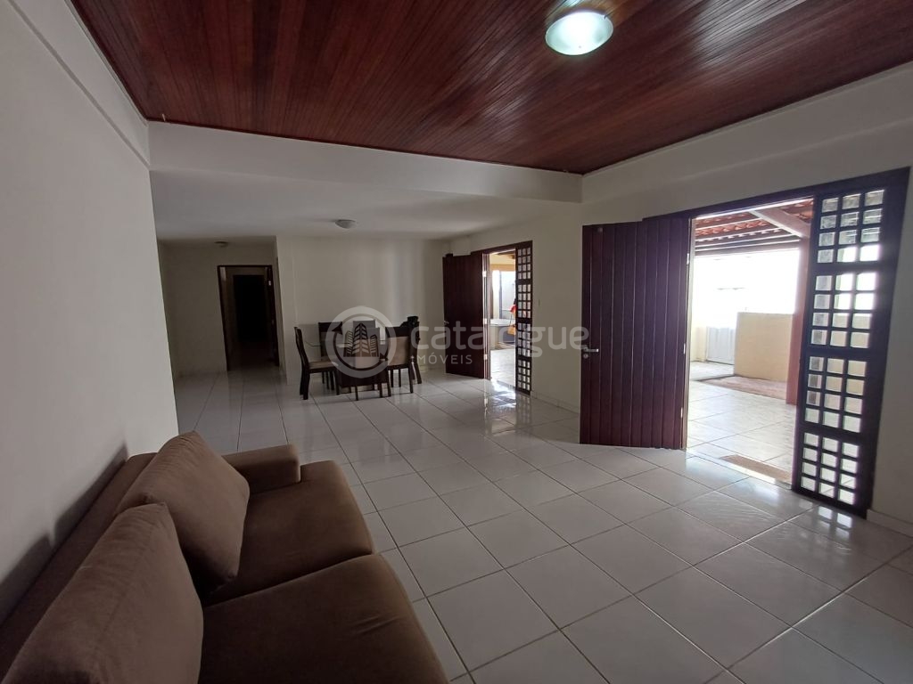 Casa em Capim Macio - Oportunidade