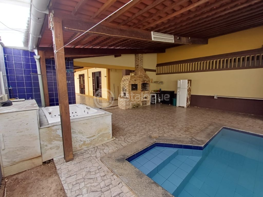 Casa em Capim Macio - Oportunidade