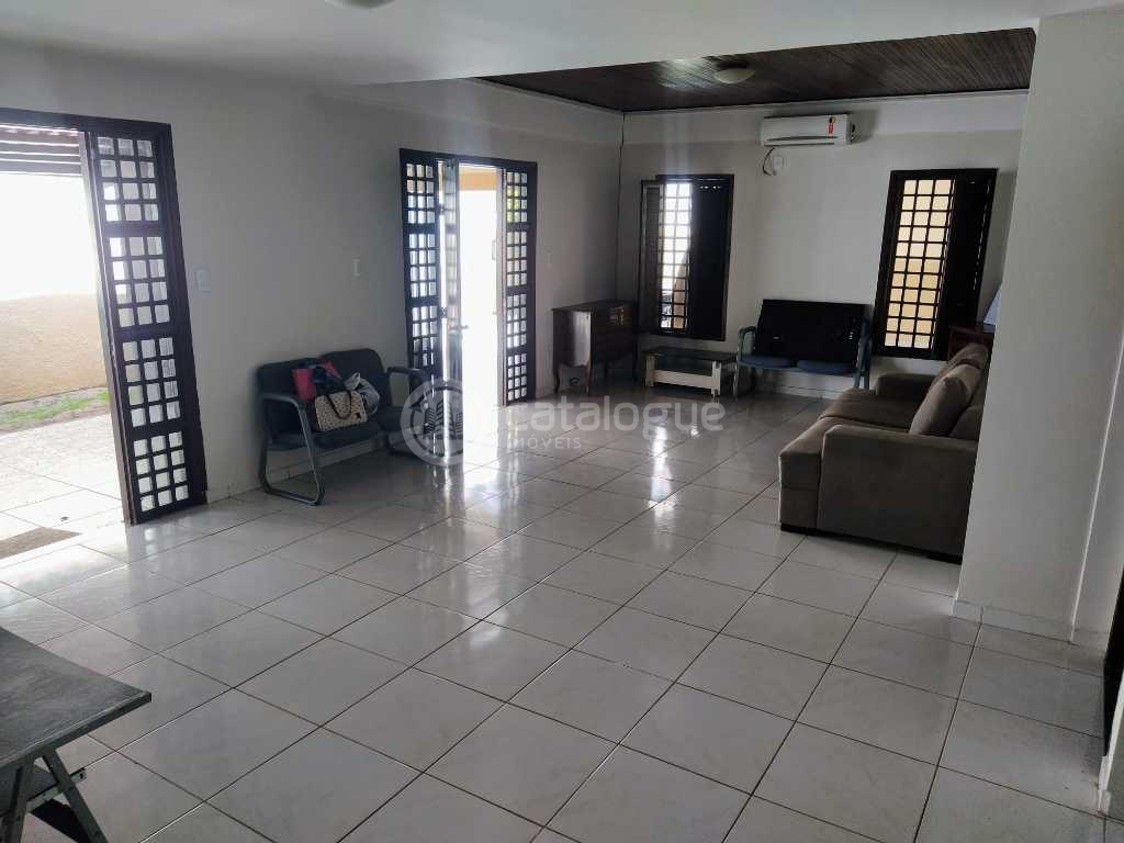 Casa em Capim Macio - Oportunidade