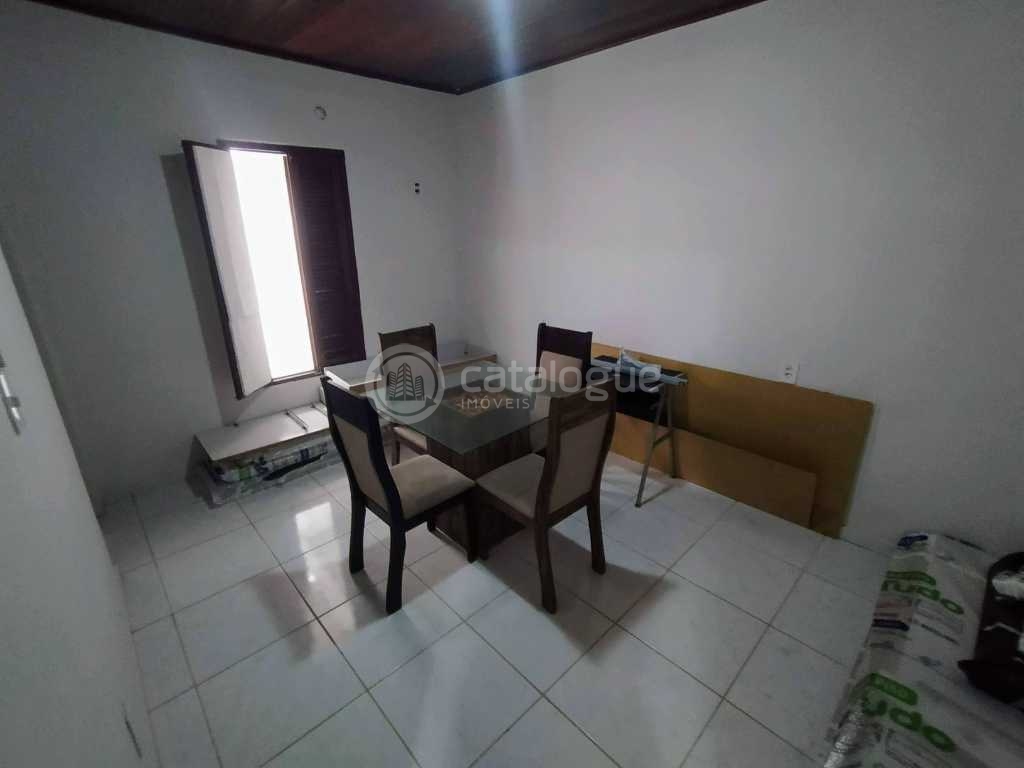 Casa em Capim Macio - Oportunidade