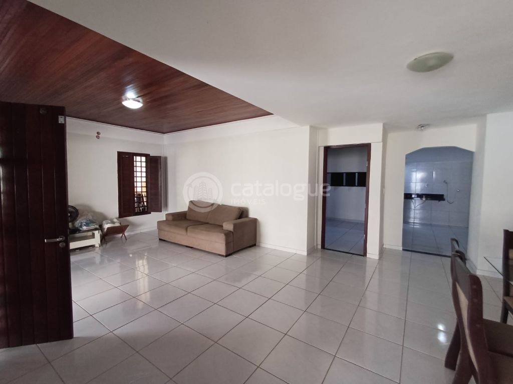 Casa em Capim Macio - Oportunidade