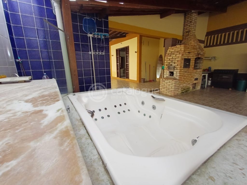 Casa em Capim Macio - Oportunidade